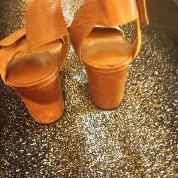 Open Toe Sandals - Picture 3 of 3